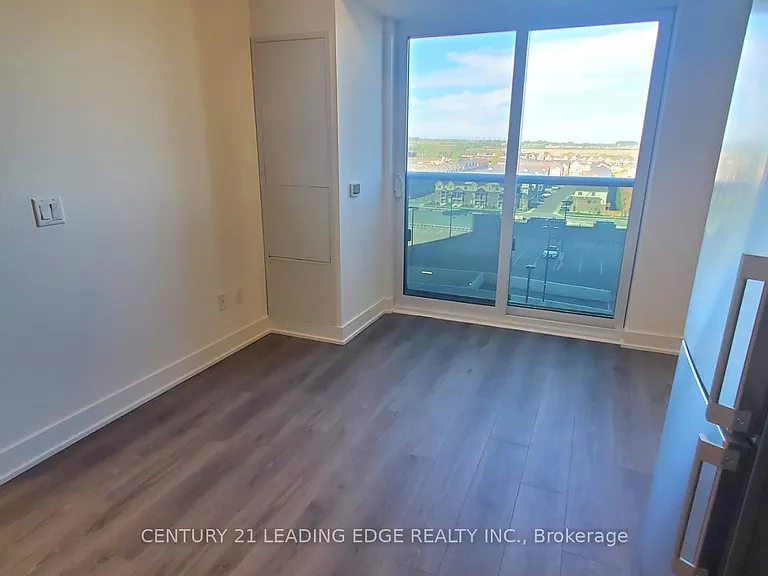 2545 Simcoe St N #803 — Photo 15