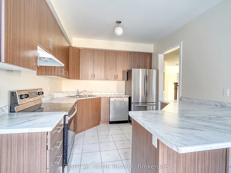 17 Mercury Ave — Photo 10