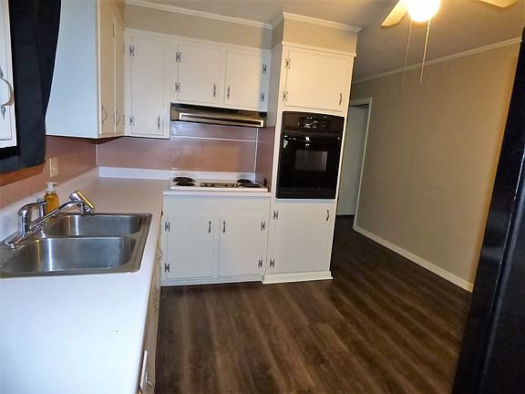 5th image of 1010 Yarborough Height St