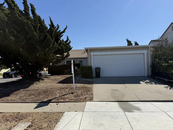 1514 Cherokee Dr, Salinas, CA 93906