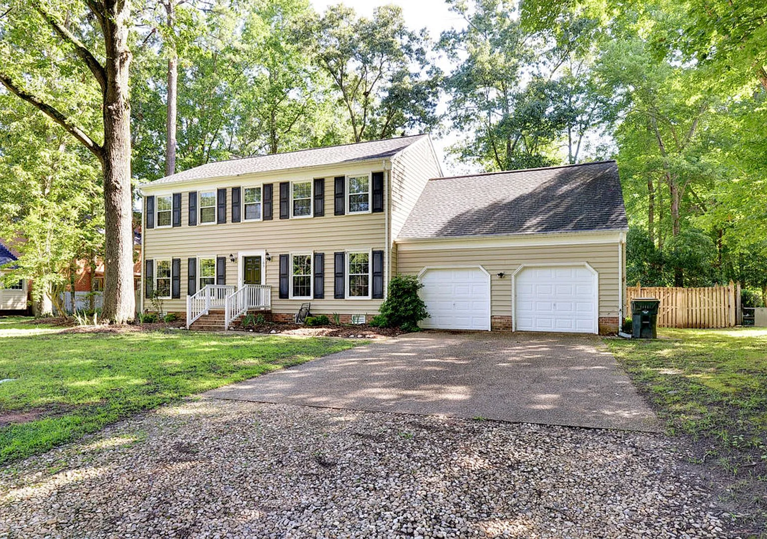 Renovated Colonial Home in Yorktown — Photo 3