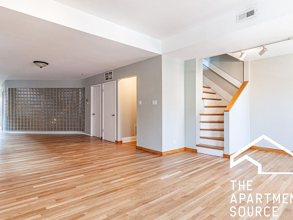 1st image of 2308 N Greenview Ave #201