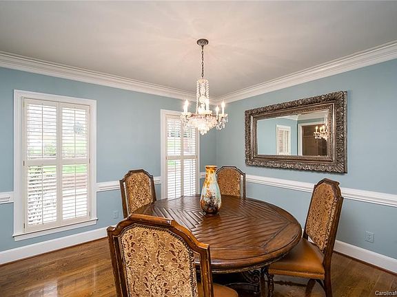 4th image of 7232 Saint Clair Dr