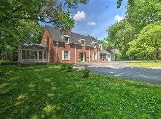 595 Powers Ln, Decatur, IL 62522