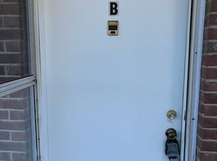 2326 Vogel Rd #B, Evansville, IN 47711