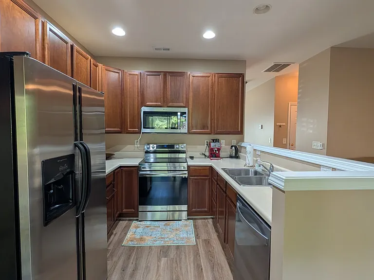 15569 Stronvar House Ln — Photo 9