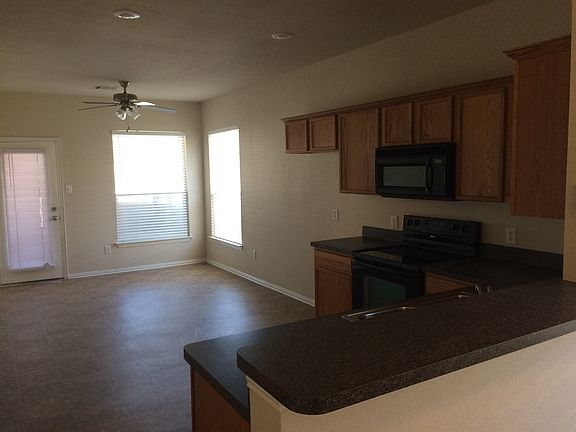 Roomy kitchen has eat in breakfast area