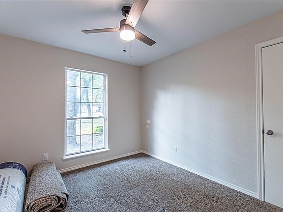 5th image of 119 Pierce Dr