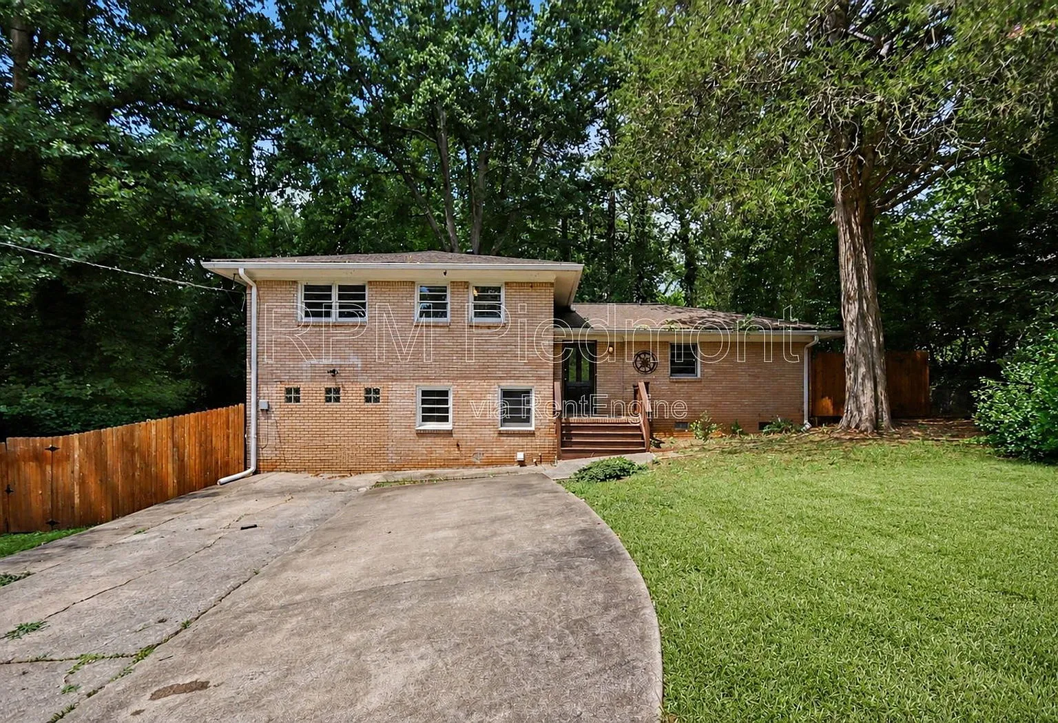 4 bed, 2.0 bath, 1893 sqft, $2,950 — Photo 1