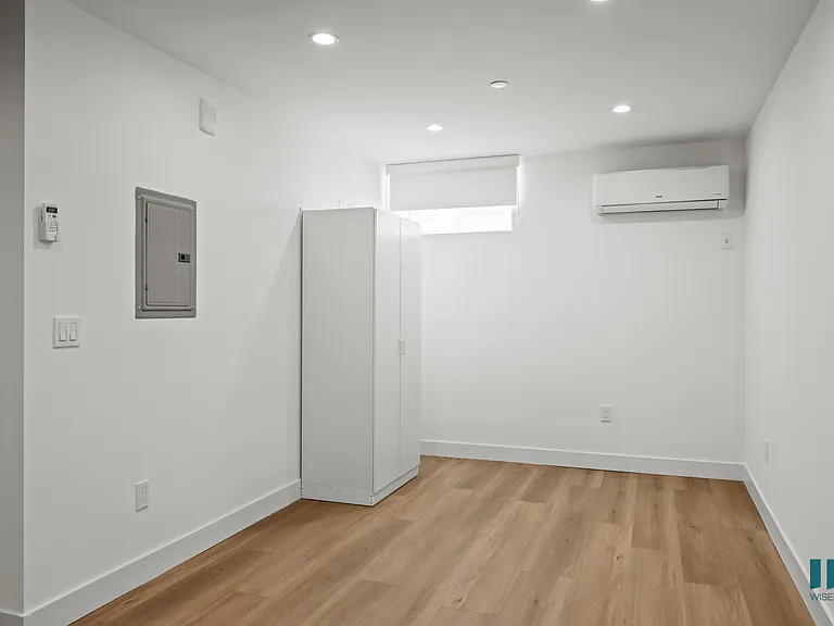 429 N Hayworth Ave — Photo 69
