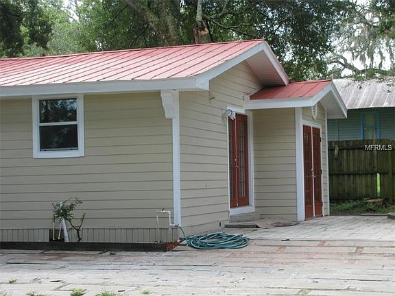 3rd image of 2920 Winifred Ave