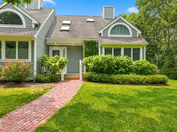 7 Meetinghouse Village Way, Edgartown, MA 02539