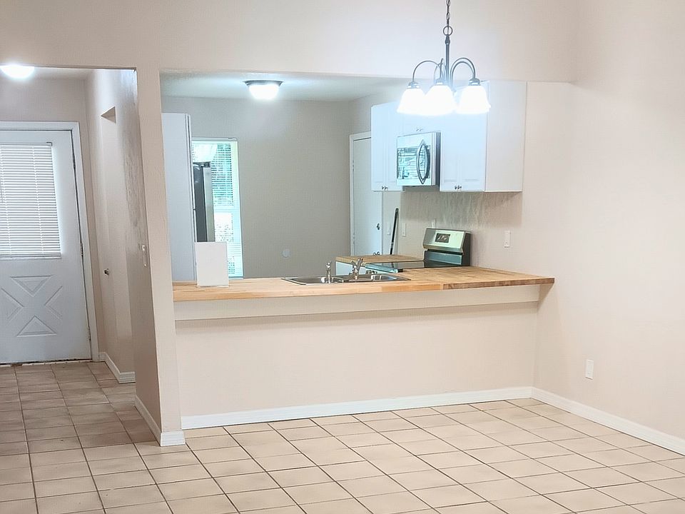 1st image of 1032 W Samms Ave