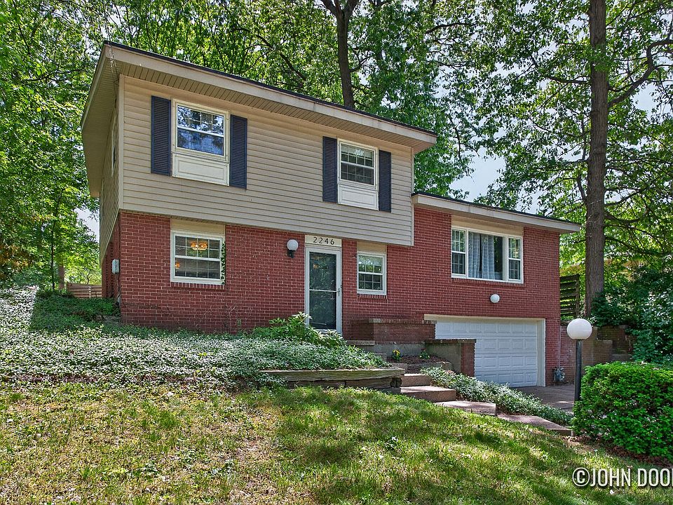 1st image of 2246 Holliday Dr SW