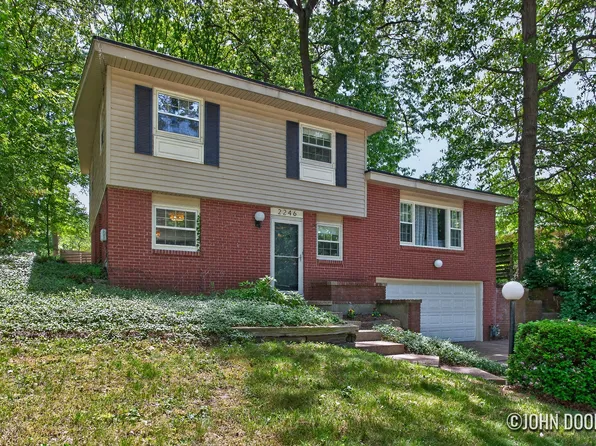 2246 Holliday Dr SW, Wyoming, MI 49519