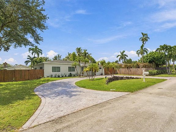 2nd image of 7120 SW 58th St