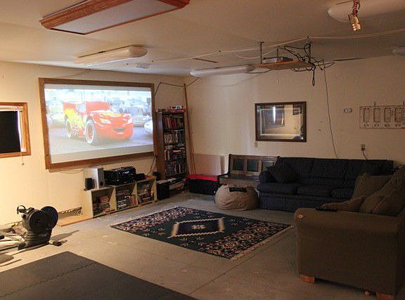Detached rec room/wkshop