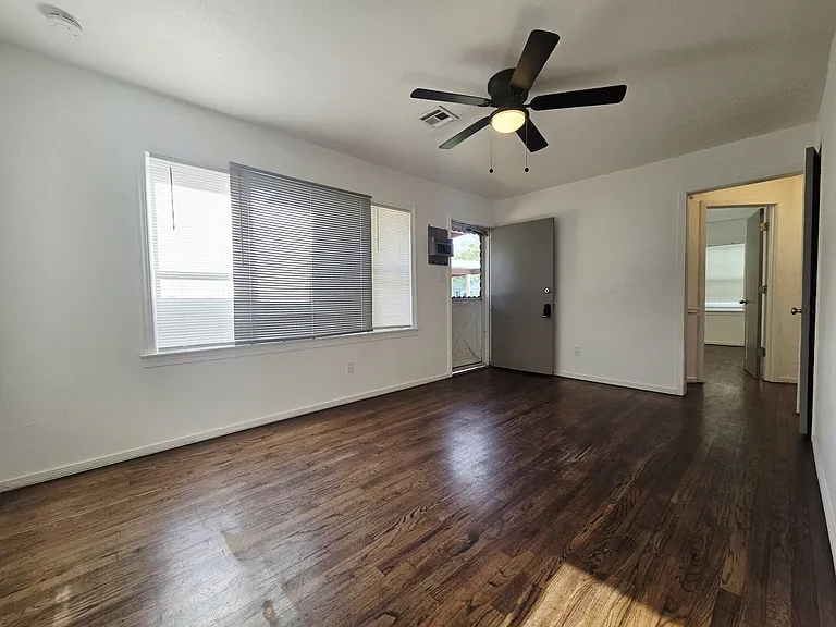3413 Willow Creek Dr — Photo 17