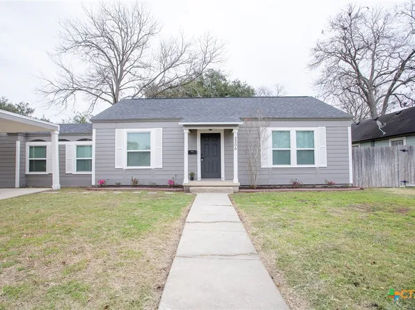 2206 N Liberty St, Victoria, TX 77901