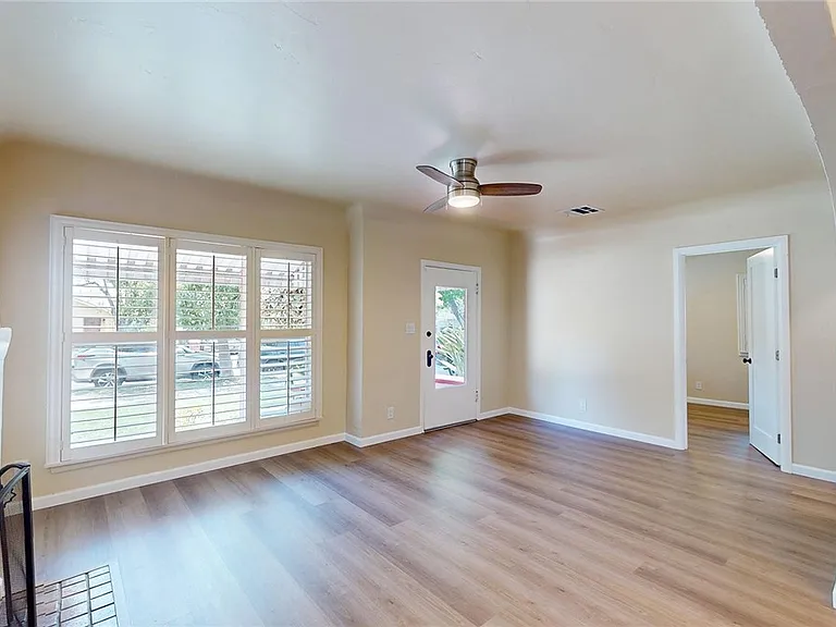 135 N Naomi St — Photo 7