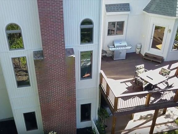 Upper Deck/Hot Tub Below