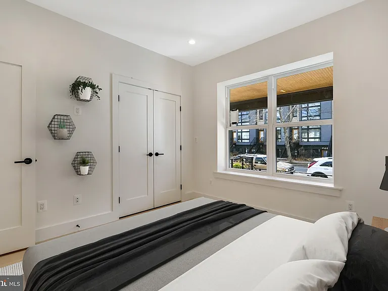 2121 3rd St NE #2 — Photo 11