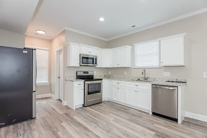 503 E Cloninger St — Photo 8