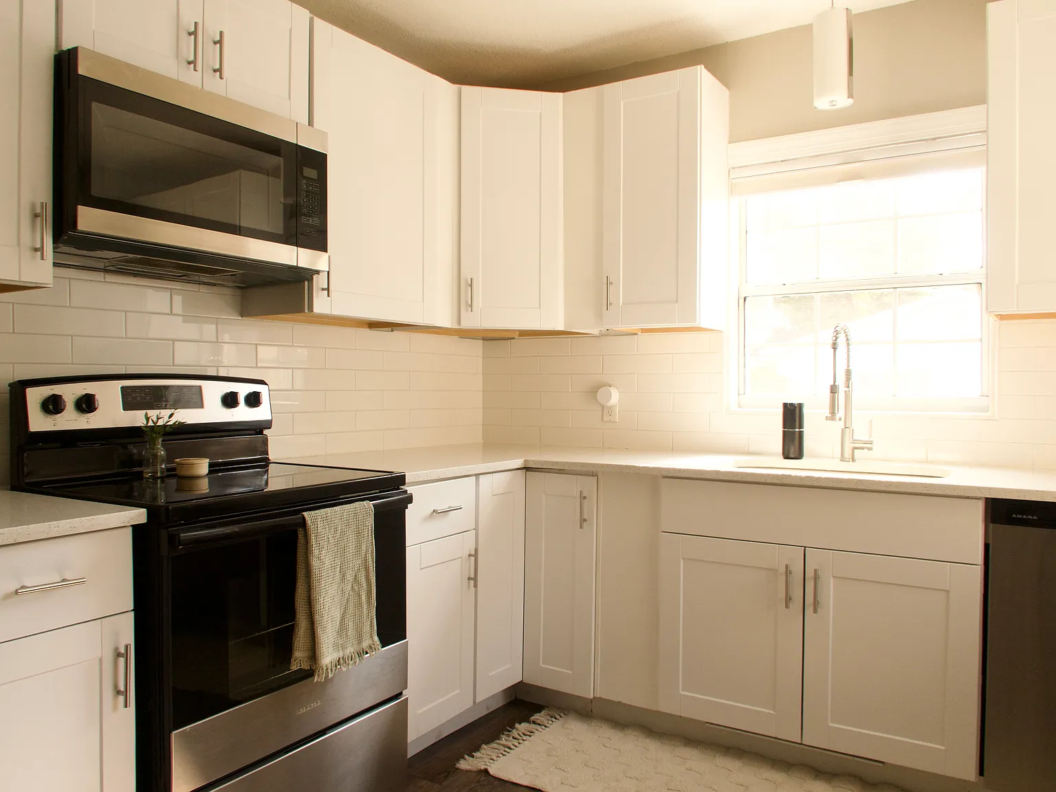3 bed, 1112 sqft, $3,500 — Photo 4
