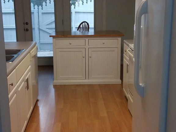 2nd image of 229 N Hill Ln