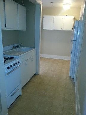 2nd image of 713 20th St APT 2