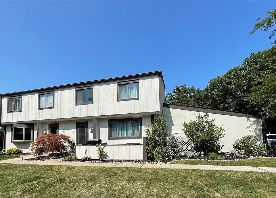 11655 Harbour Light Dr, North Royalton, OH 44133 Zillow