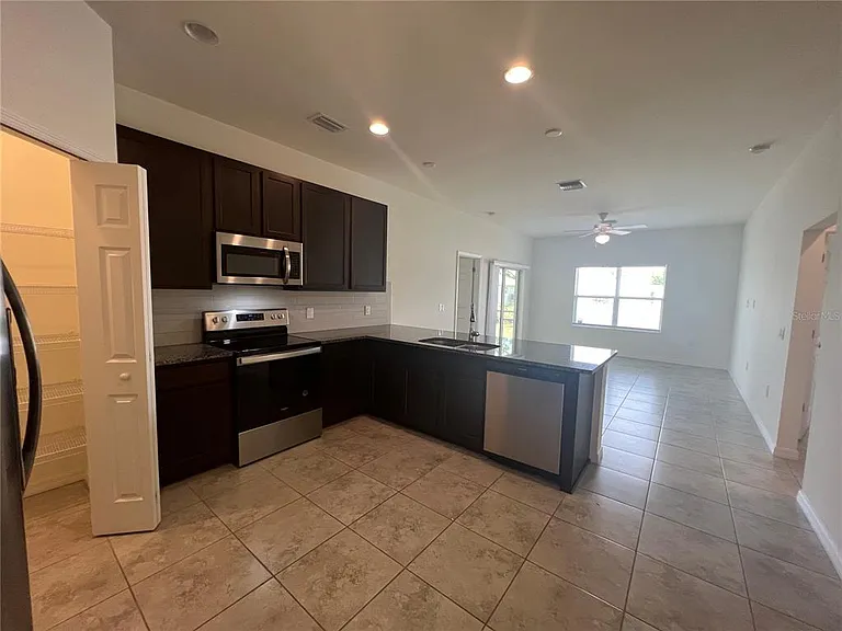 354 Albatross Rd — Photo 6