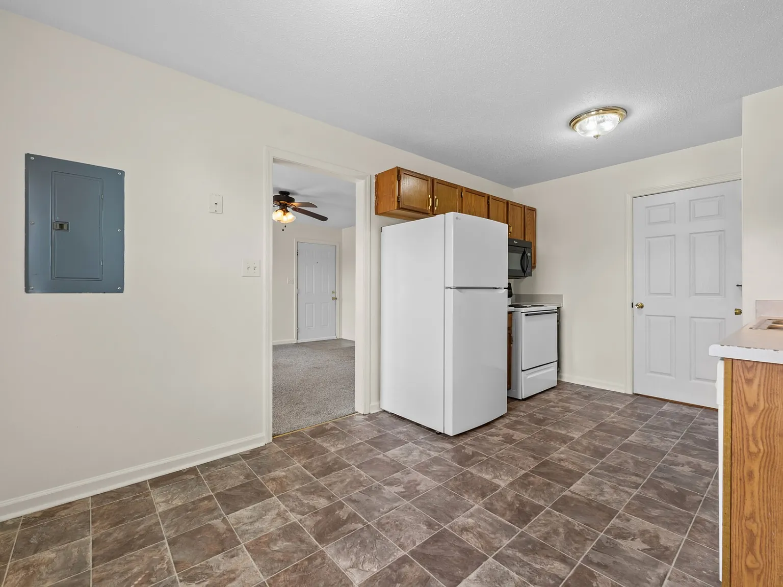1995 Calumet Drive - D — Photo 4