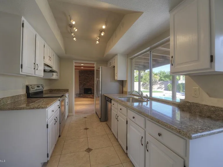6548 E Presidio Rd — Photo 8