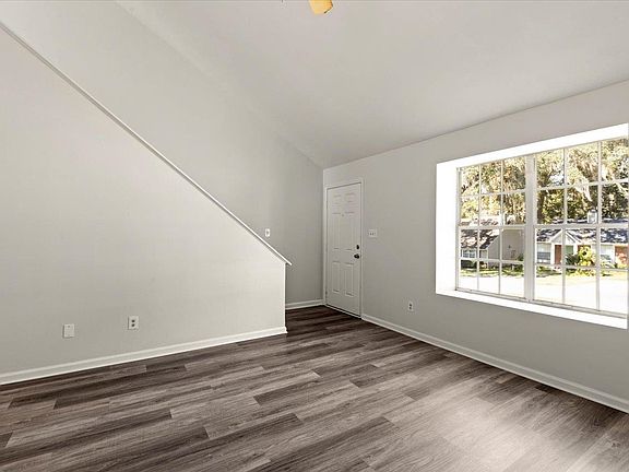 4th image of 1141 Copper Creek Ct