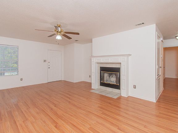 4th image of 2907 Lantana Dr