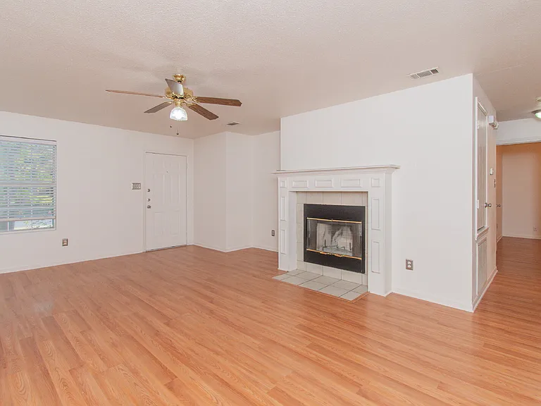 2907 Lantana Dr — Photo 4