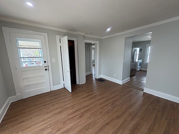 2nd image of 8 Garden St APT B