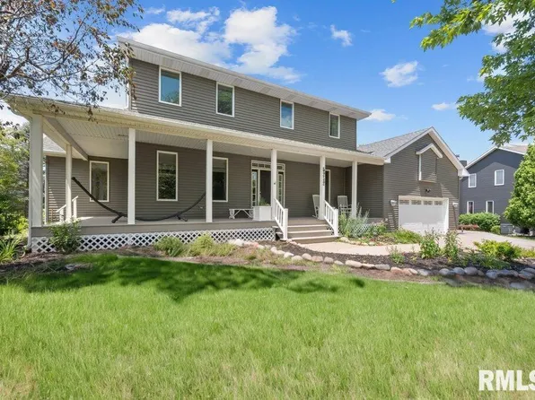 5242 Heatherstone Ct, Bettendorf, IA 52722