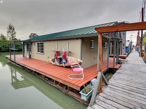 4911 NW 122nd St Slip 64, Vancouver, WA 98685