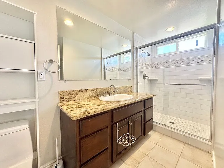 1530 Rogue St — Photo 20