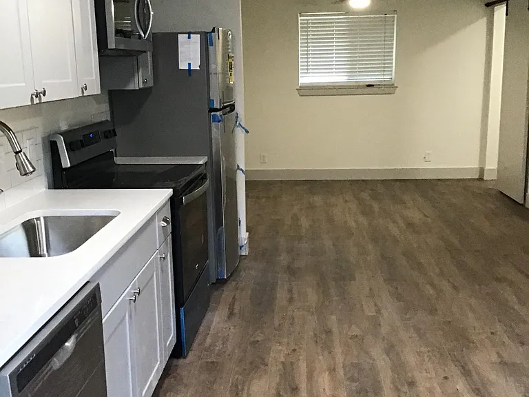 110 N Willomet Ave #4A — Photo 5