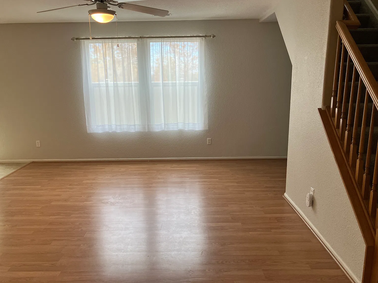 3 bed, 1371 sqft, $2,300 — Photo 3