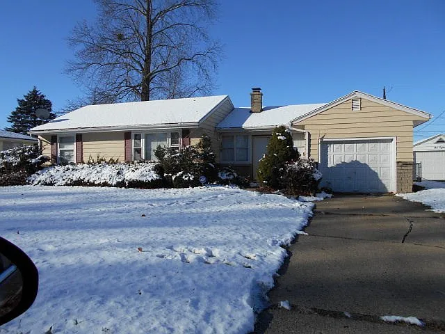 120 Edwards St photo 1
