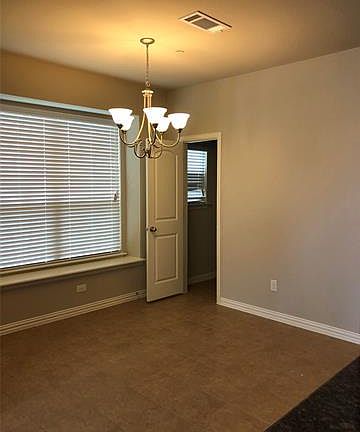 4th image of 2552 Sarah Ln