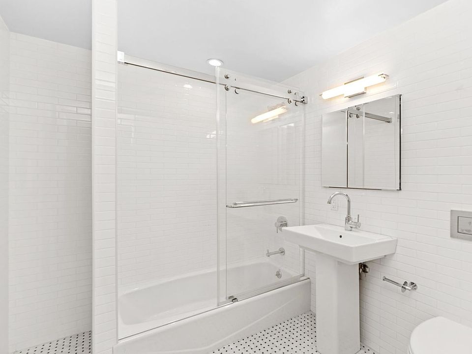 2nd image of 108-52 39th Ave #2