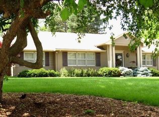 9456 Jackson Cir, Omaha, NE 68114