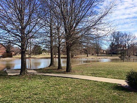 1st image of 639 Lake Harbor Dr