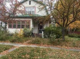 418 7th St, International Falls, MN 56649
