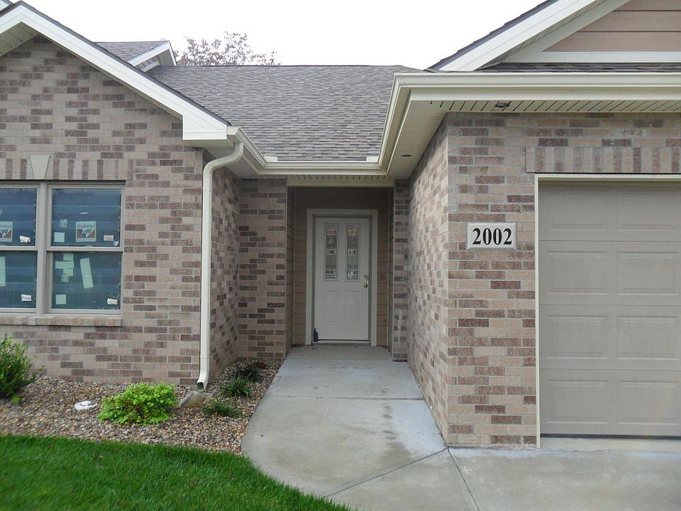2nd image of 2002 Fountain Creek Dr